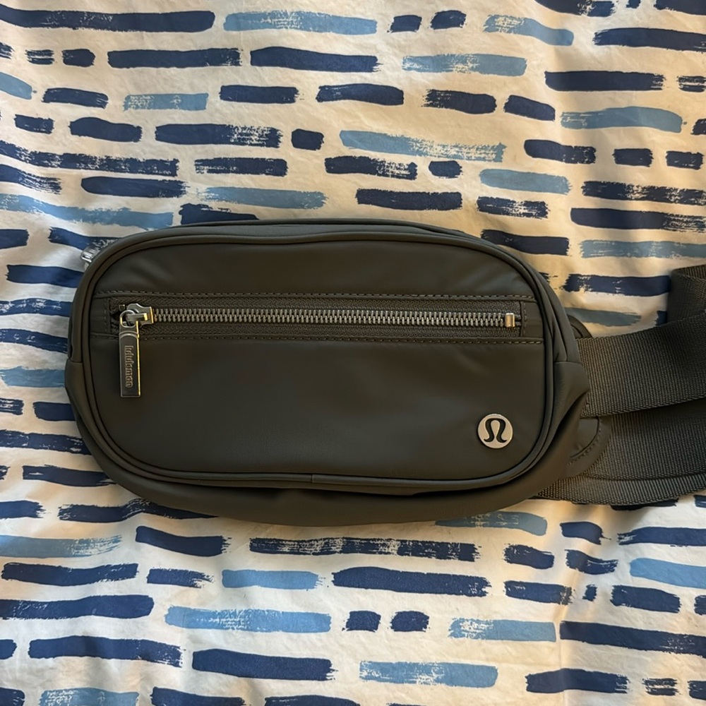 Brand New Lululemon Wanderlust Belt Bag - Grey (With Tags)